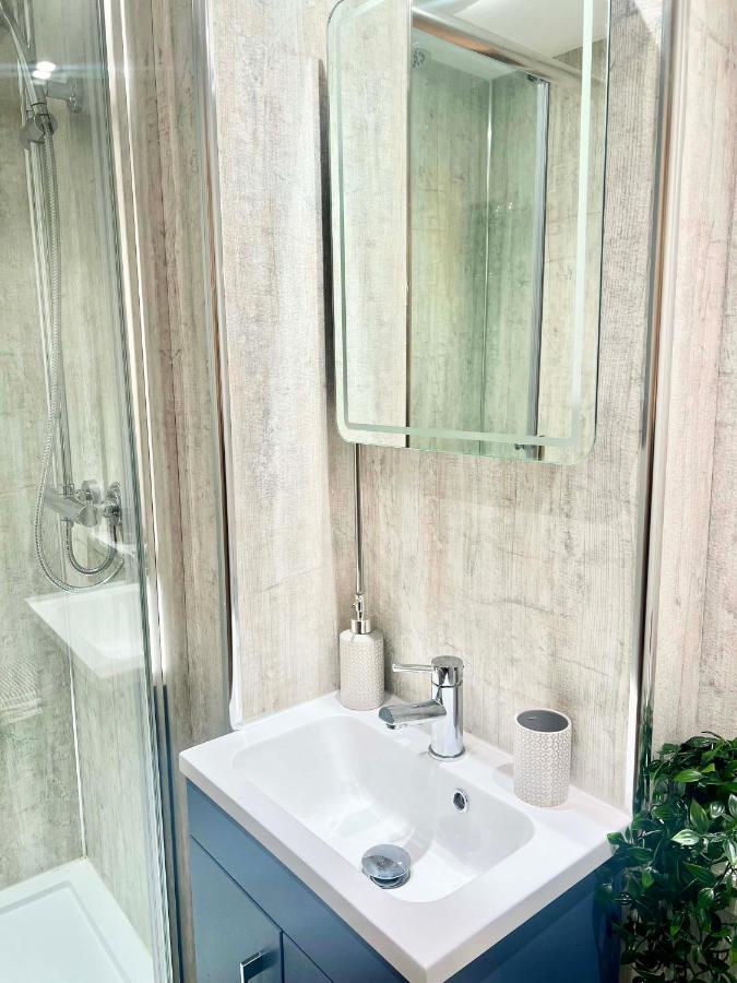 Апартаменти Gorgeous Newly Renovated 2 Double Bed Flat Свонсі Екстер'єр фото